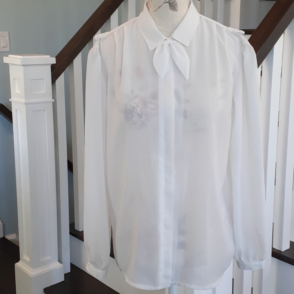 * Sheer flowy off-white button up Esprit blouse